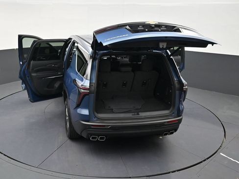 Used 2024 Chevrolet Traverse LS FWD image 33
