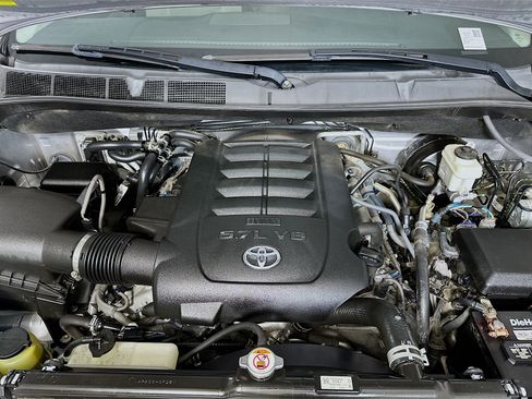 Used 2018 Toyota Sequoia SR5 w/ Carpet Cargo Mat Package image 34