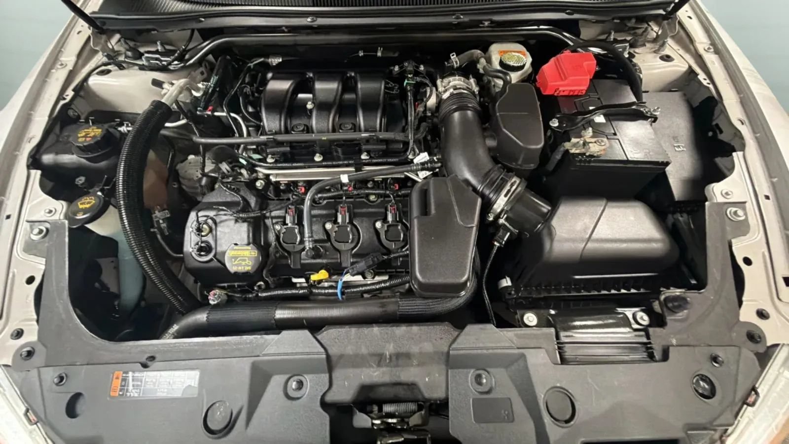 Used 2014 Ford Taurus SEL w/ Equipment Group 201A FWD image 22
