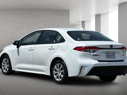 Used 2023 Toyota Corolla LE w/ Carpet Mat Package (TMS) FWD image 6
