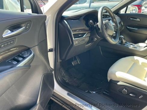 Used 2019 Cadillac XT4 Sport w/ Technology Package AWD/4WD image 9