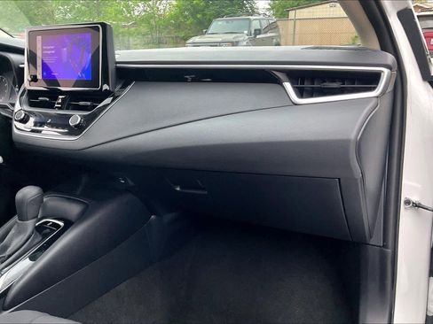 Used 2024 Toyota Corolla LE image 18