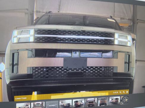 Used 2025 Hyundai Santa Fe Calligraphy AWD/4WD image 2