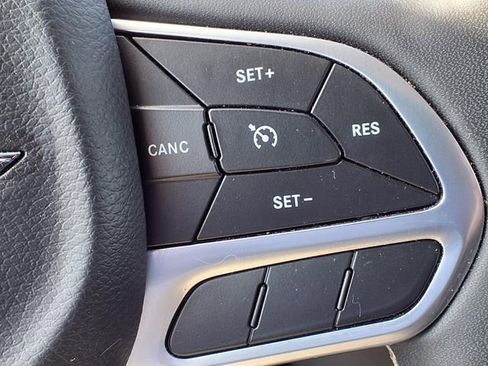 Used 2024 Chrysler Voyager LX FWD image 25