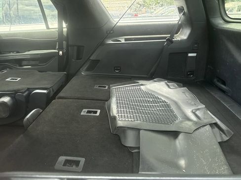 Used 2023 Ford Expedition Limited AWD/4WD image 14