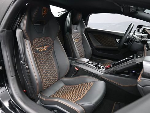 Used 2022 Lamborghini Huracan EVO RWD image 24