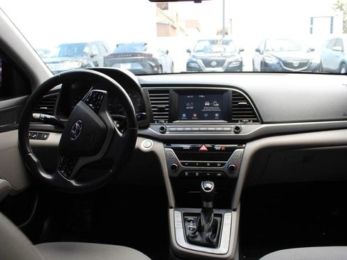 Used 2017 Hyundai Elantra SE w/ SE A/T Tech Package 03 FWD image 13