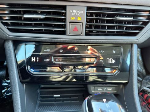 New 2025 Volkswagen Jetta SE image 44