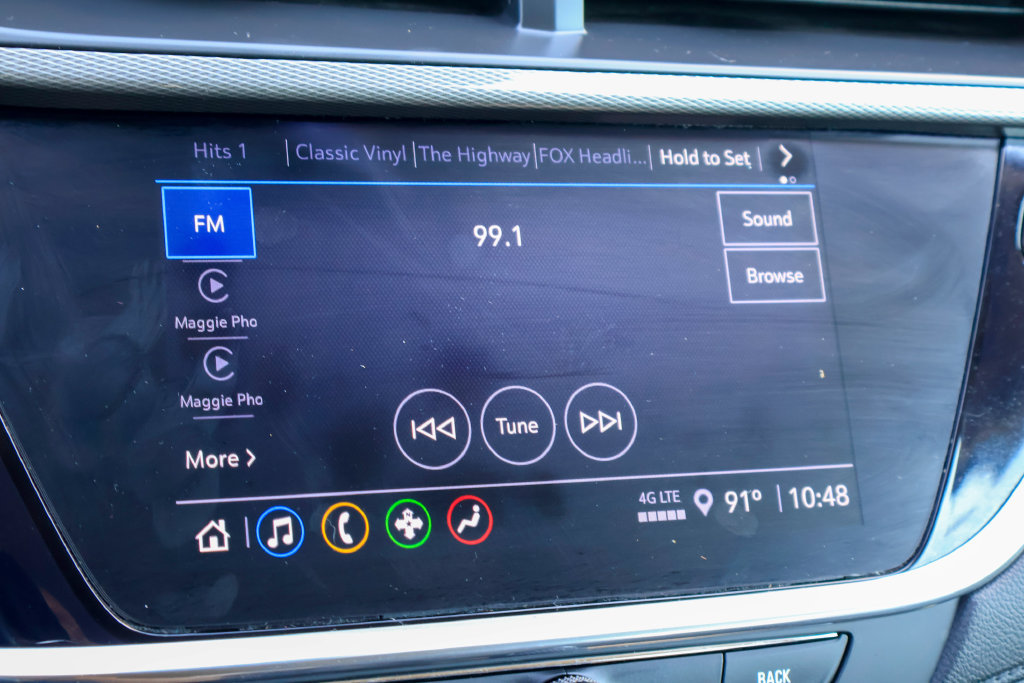 Used 2023 Buick Encore GX Essence w/ Experience Buick Package FWD image 3