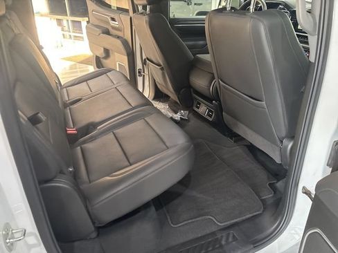 Used 2025 GMC Sierra 1500 SLT AWD/4WD image 32