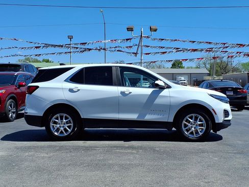 Used 2024 Chevrolet Equinox LT image 2