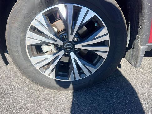 Used 2023 Nissan Rogue SV image 10