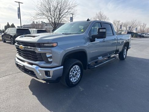 Used 2025 Chevrolet Silverado 2500 LT w/ Convenience Package image 3