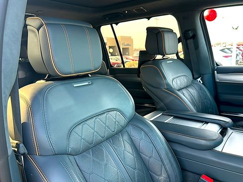 Used 2022 Jeep Grand Wagoneer Series III w/ Rear Seat Video Group 1 image 27