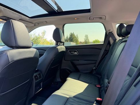 Used 2025 Nissan Rogue Platinum AWD/4WD image 20