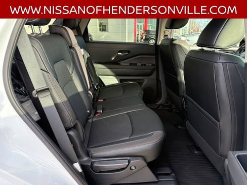 New 2026 Nissan Pathfinder SL AWD/4WD image 21
