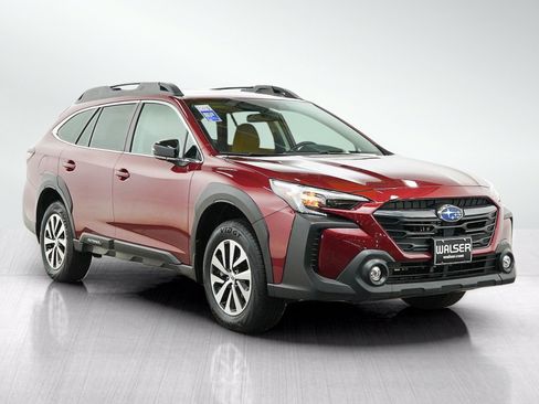 Used 2025 Subaru Outback Premium AWD/4WD image 7