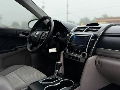 Used 2013 Toyota Camry FWD image 34