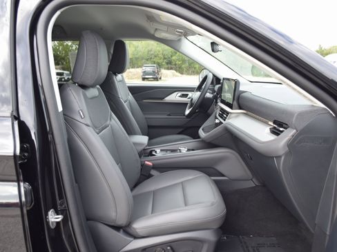 New 2026 Ford Explorer Active image 25