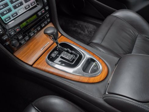 Used 2006 Jaguar XJ Vanden Plas Super V8 Portfolio RWD image 30