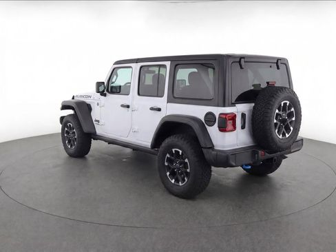 Used 2025 Jeep Wrangler Unlimited Rubicon 4xe w/ Convenience Group AWD/4WD image 3