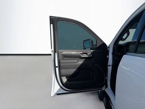 Used 2025 Chevrolet Silverado 2500 LTZ w/ LTZ Convenience Package image 23