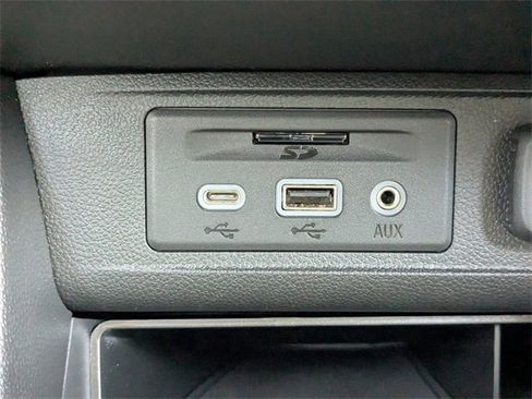 Used 2021 Buick Encore GX Essence w/ Advanced Technology Package image 21