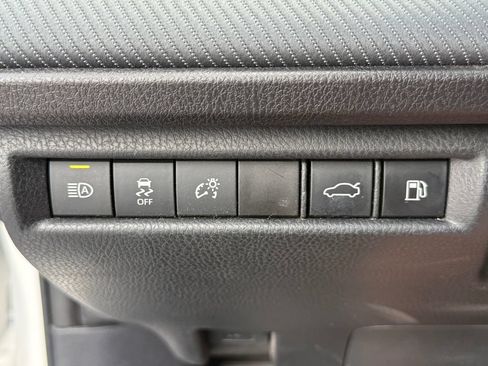 Used 2025 Toyota Camry SE FWD image 17