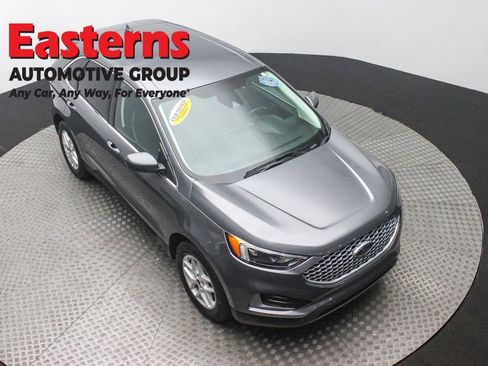 Used 2023 Ford Edge SEL image 3