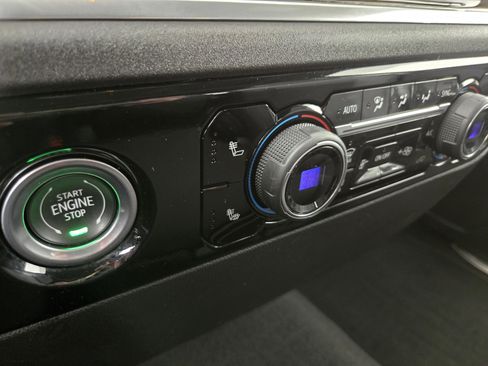 Used 2022 Chevrolet Silverado 1500 LT image 26