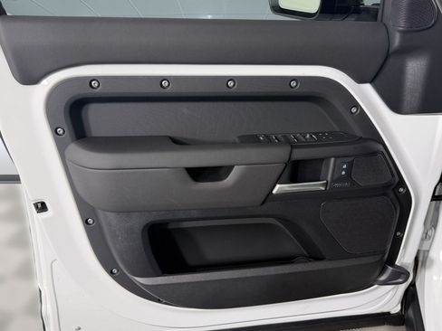 New 2026 Land Rover Defender 110 X-Dynamic SE AWD/4WD image 13