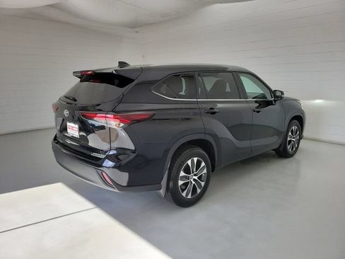 Used 2026 Toyota Highlander XLE AWD/4WD image 5