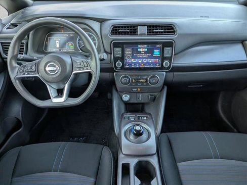 Used 2023 Nissan Leaf S image 16