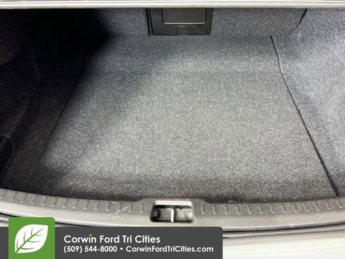 Used 2024 Volvo S60 B5 Core FWD image 15
