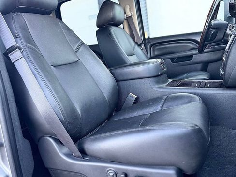 Used 2013 GMC Sierra 3500 Denali AWD/4WD image 27