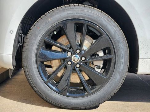 Used 2026 Jaguar F-PACE R-Dynamic S image 7