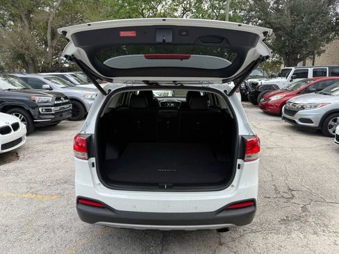Used 2018 Kia Sorento EX FWD image 19