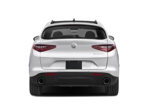 Used 2023 Alfa Romeo Stelvio Estrema image 10