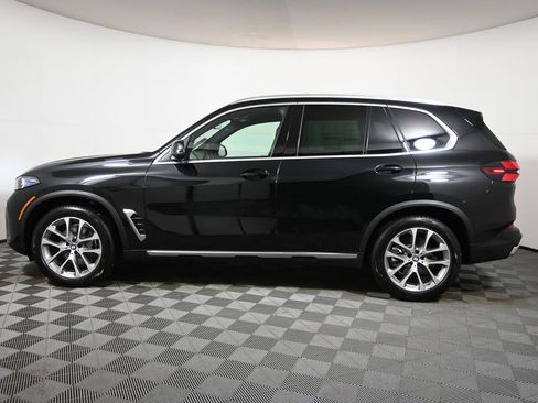 New 2026 BMW X5 xDrive40i w/ Premium Package image 2