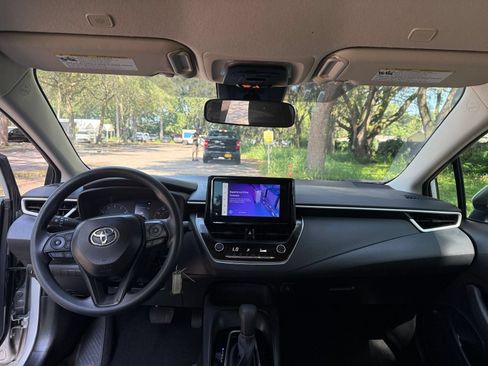 Used 2025 Toyota Corolla LE FWD image 32