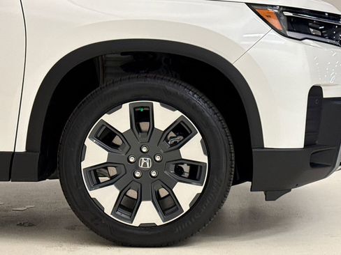 New 2026 Honda Pilot Touring image 6
