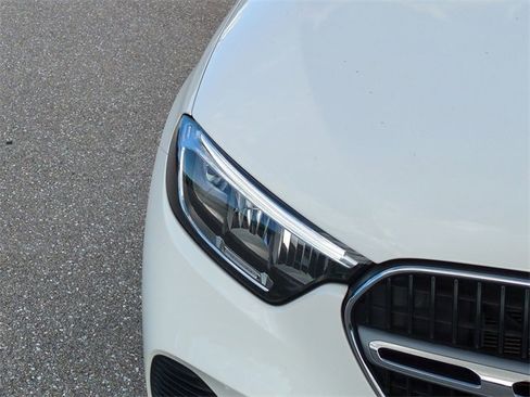 Used 2025 Mercedes-Benz GLC 300 image 10