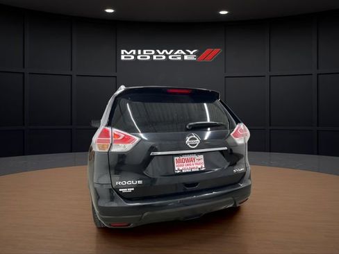 Used 2016 Nissan Rogue SV image 6