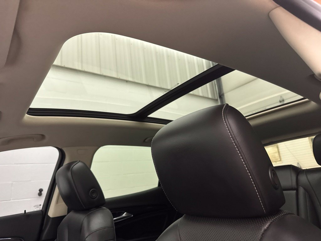 Used 2021 Buick Envision Essence AWD/4WD image 22