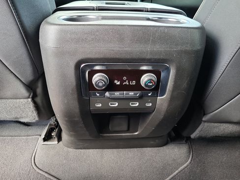 Used 2023 Chevrolet Tahoe Premier AWD/4WD image 16