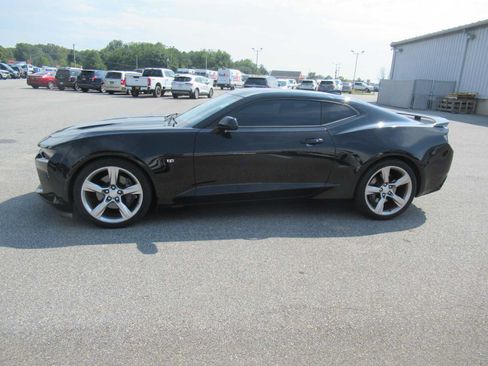 Used 2018 Chevrolet Camaro SS RWD image 8
