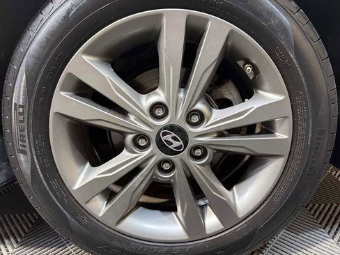 Used 2018 Hyundai Elantra SEL FWD image 31