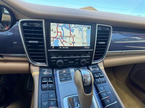 Used 2014 Porsche Panamera image 9