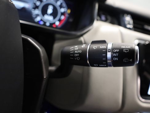 Used 2022 Land Rover Range Rover Sport SVR image 20