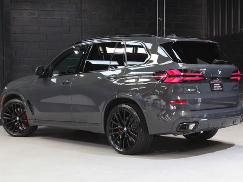 Used 2025 BMW X5 xDrive40i w/ M Sport Package AWD/4WD image 9